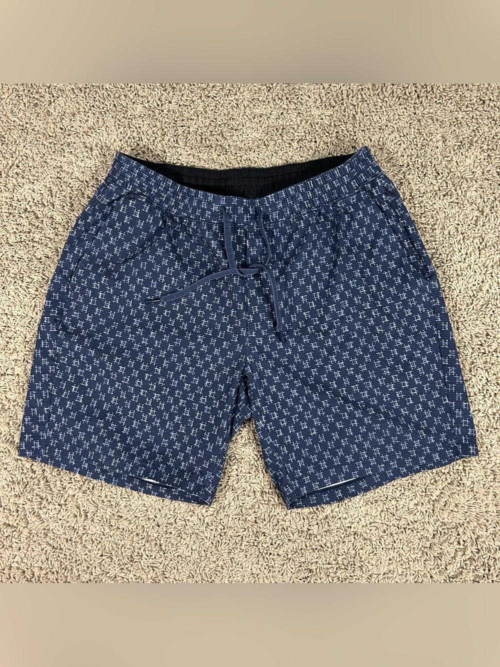 Lululemon Bowline Shorts Mens 32x8" ikat Check White True Navy Active Stretched